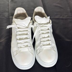Alexander McQueen White Leather Low-Top Sneakers for Men